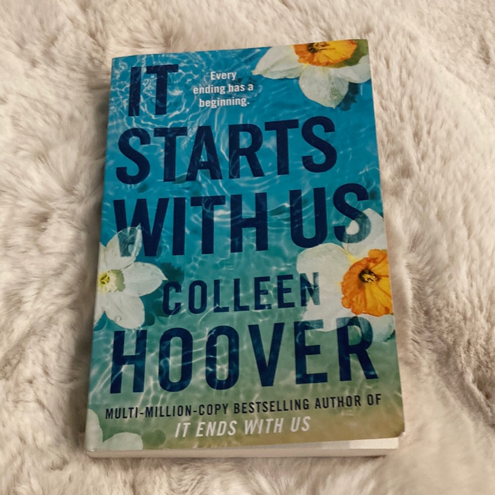 📚 COLLEEN HOOVER book.
